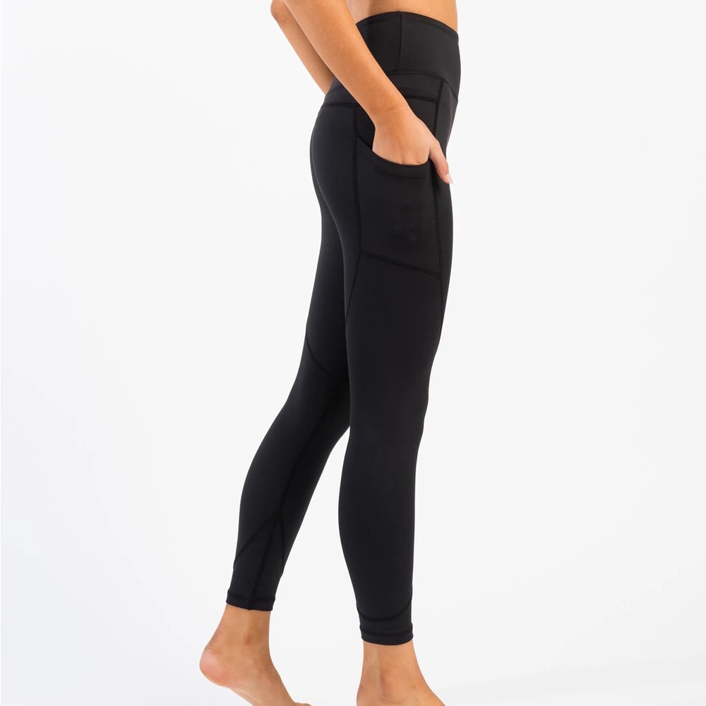 ZYIA Black Pocket Light n Tight 24”